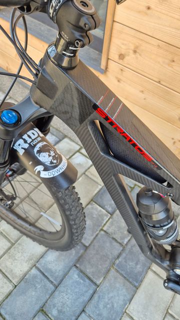 Tweedehands Silverback Stratos CF 2 2023 2023 Mountainbike — afbeelding 8 van 8
