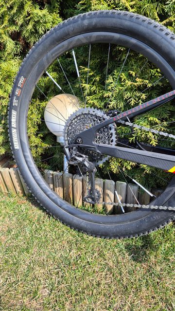 Tweedehands Silverback Stratos CF 2 2023 2023 Mountainbike — afbeelding 4 van 8