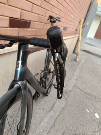 Scott Addict 10 2025 2025 Road & Gravel usato, Nero — immagine 6 di 7