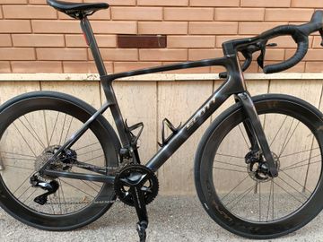 Tweedehands Scott Addict 10 2025 2025 Road & Gravel — afbeelding 1 van 7