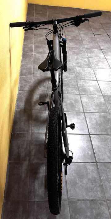 Orbea OIZ H20 2022 2022 Mountainbike usato, Grigio chiaro — immagine 2 di 4