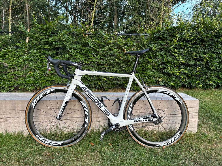 Used Argon 18 Gallium SRAM Red 2016 Road & Gravel, White — image 2 of 3