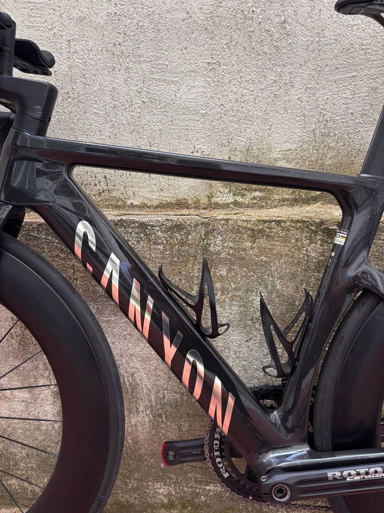 Używany Canyon Aeroad CFR Di2 2025 2025 Road & Gravel — zdjęcie 4 z 15