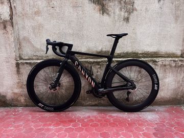Used Canyon Aeroad CFR Di2 2025 2025 Road & Gravel, Black — image 2 of 11