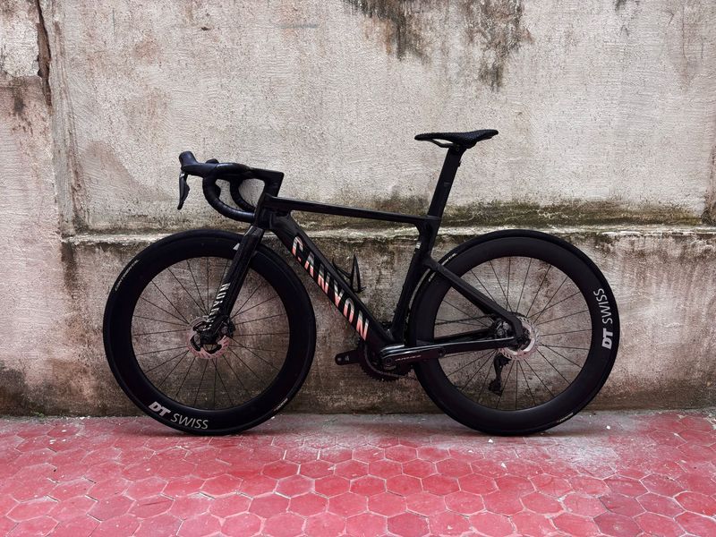 Used Canyon Aeroad CFR Di2 2025 2025 Road & Gravel, Black — image 2 of 11