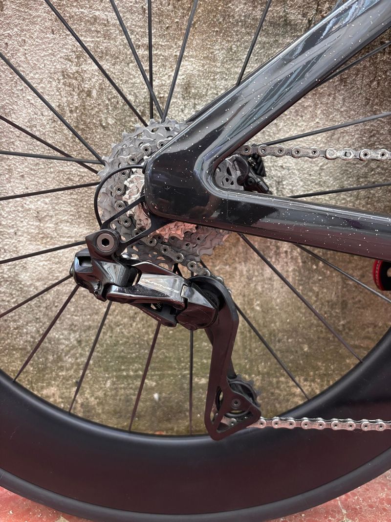 Used Canyon Aeroad CFR Di2 2025 2025 Road & Gravel, Black — image 10 of 11