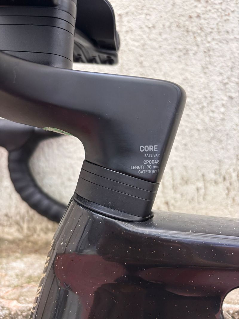 Used Canyon Aeroad CFR Di2 2025 2025 Road & Gravel, Black — image 8 of 11