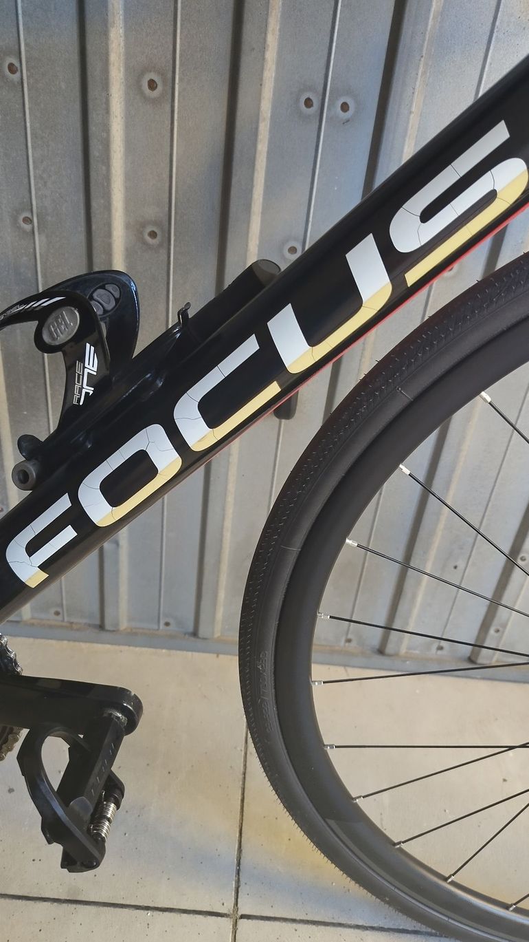Used Focus Cayo Shimano Ultegra 2017 Road & Gravel, Black — image 7 of 7