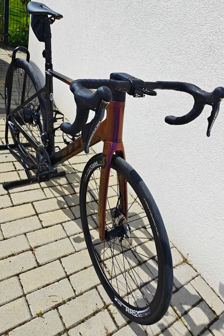 Scott Addict eRIDE 10 2022 2022 Road & Gravel usato, Viola — immagine 2 di 5