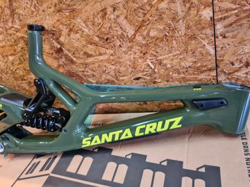 Tweedehands Santa Cruz V10 Frame / Carbon CC 2024 Frameset 2024 Mountainbike — afbeelding 3 van 4