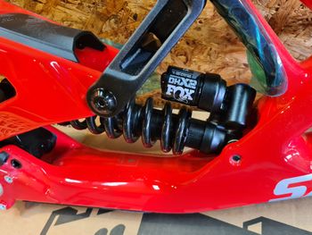 Santa Cruz V10 Frame / Carbon CC 2024 Frameset 2024 Mountainbike usato, Rosso — immagine 2 di 4