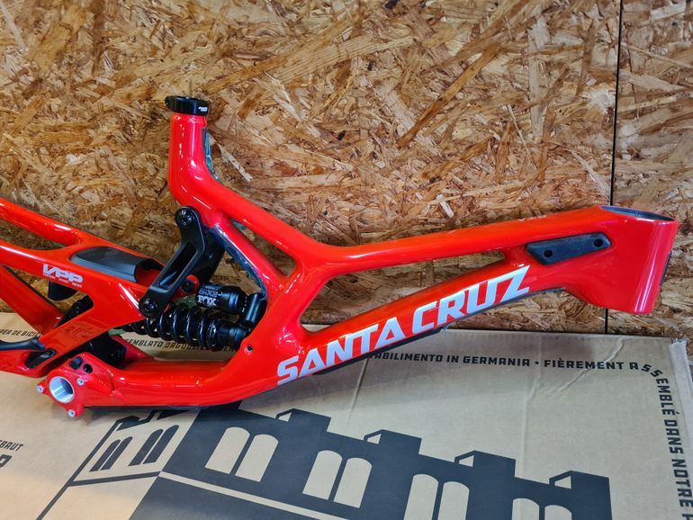 Santa Cruz V10 Frame / Carbon CC 2024 Frameset 2024 Mountainbike usato, Rosso — immagine 3 di 4