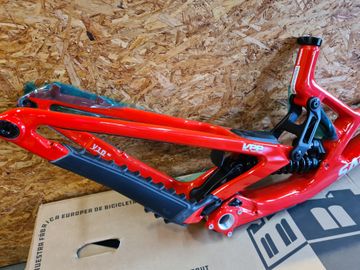 Brugt Santa Cruz V10 Frame / Carbon CC 2024 Frameset 2024 Mountainbike — billede 4 af 4