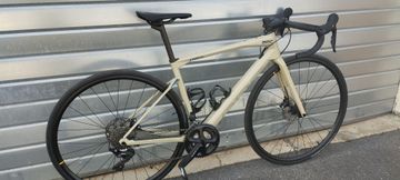 Used BMC Roadmachine SIX 2022 2022 Road & Gravel, White — image 2 of 6