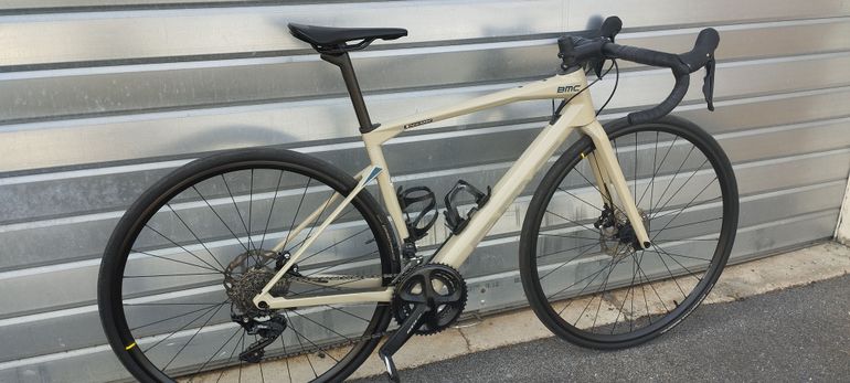 Używany BMC Roadmachine SIX 2022 2022 Road & Gravel — zdjęcie 2 z 6
