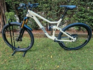 Used Rose ROOT MILLER 3 2023 2023 Mountainbike, White, 29 — image 1 of 8