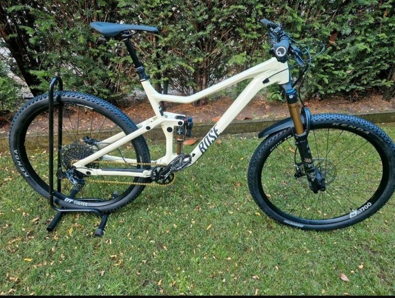 Used Rose ROOT MILLER 3 2023 2023 Mountainbike, White, 29 — image 2 of 8