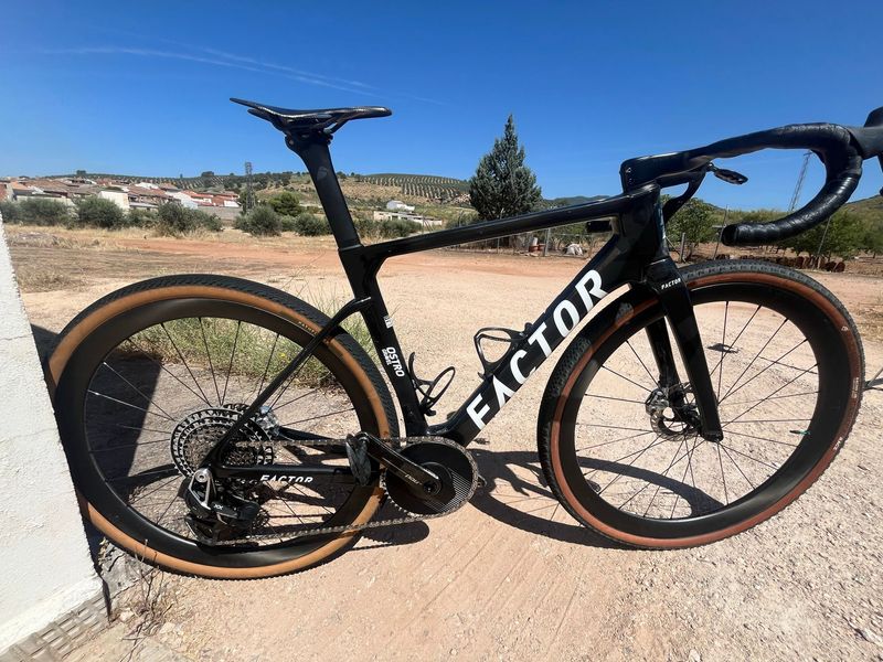 Factor Ostro Frameset 2025 Road & Gravel usato