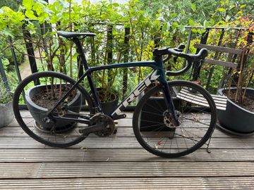 Brugt Trek Émonda SL 5 2024 2024 Road & Gravel — billede 1 af 18