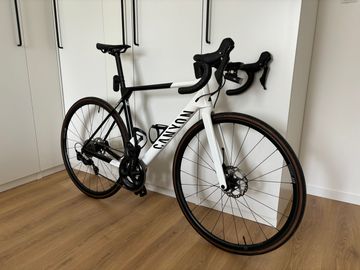 Käytetty Canyon Ultimate CF SL 7 2024 2024 Road & Gravel — kuva 1 / 4