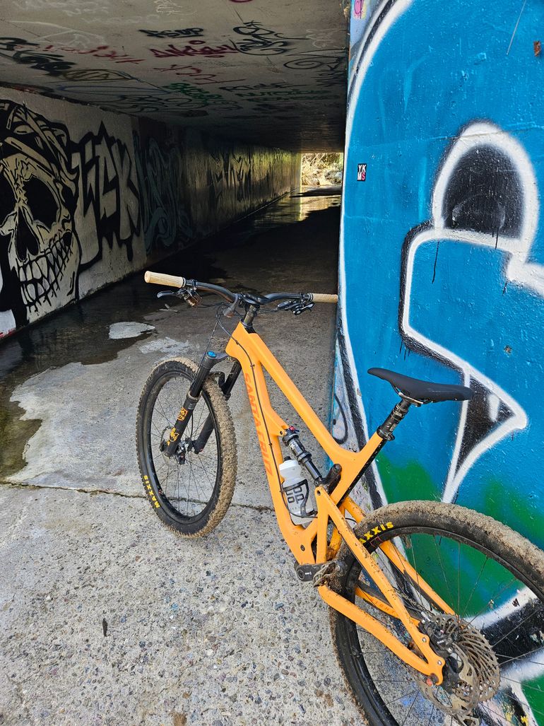 Used Santa Cruz Hightower CC X01 2018 2018 Mountainbike, Orange, 29 — image 3 of 8