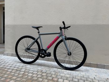 Gebrauchtes State Bicycle Co. 6061 Black Label Other 2025 Urban, Hellgrau — Bild 2 von 3