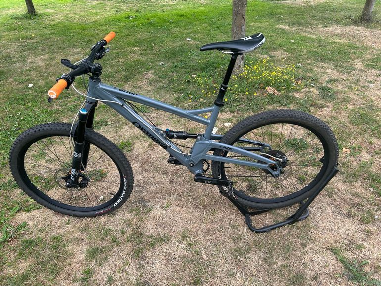 Used Orange Four Pro 2018 2018 Mountainbike, Light Gray, 27.5 — image 5 of 13