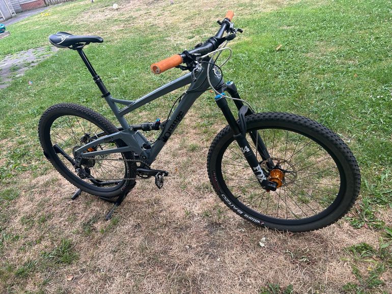 Used Orange Four Pro 2018 2018 Mountainbike, Light Gray, 27.5 — image 8 of 13