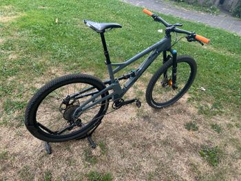 Used Orange Four Pro 2018 2018 Mountainbike, Light Gray, 27.5 — image 7 of 13