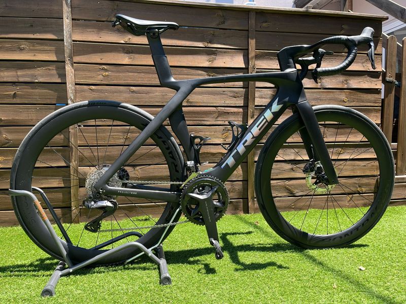 Käytetty Trek madone slr8 Custom Shimano Ultegra Di2 2023 Road & Gravel