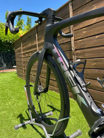 Brugt Trek madone slr8 Custom Shimano Ultegra Di2 2023 Road & Gravel — billede 2 af 6