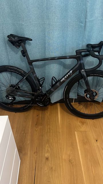Scott Addict RC Ultimate 2025 Road & Gravel d'occasion — image 2 sur 3
