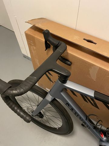 Gebrauchtes Canyon Ultimate CF 7 AXS 2026 2026 Road & Gravel, Hellgrau — Bild 2 von 15