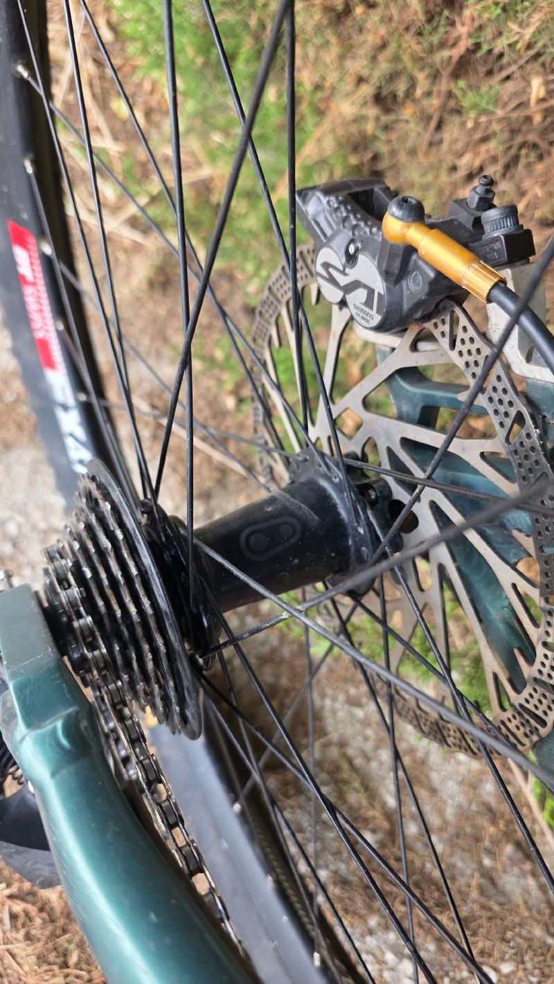 Tweedehands Commencal Supreme SRAM GX DH 2023 Mountainbike — afbeelding 13 van 19