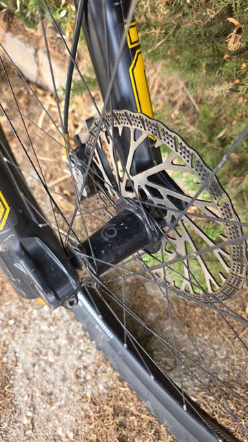 Tweedehands Commencal Supreme SRAM GX DH 2023 Mountainbike — afbeelding 12 van 19