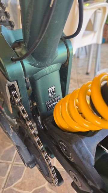 Tweedehands Commencal Supreme SRAM GX DH 2023 Mountainbike — afbeelding 3 van 19