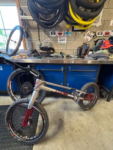 Clean Custom Other 2022 MTB usato
