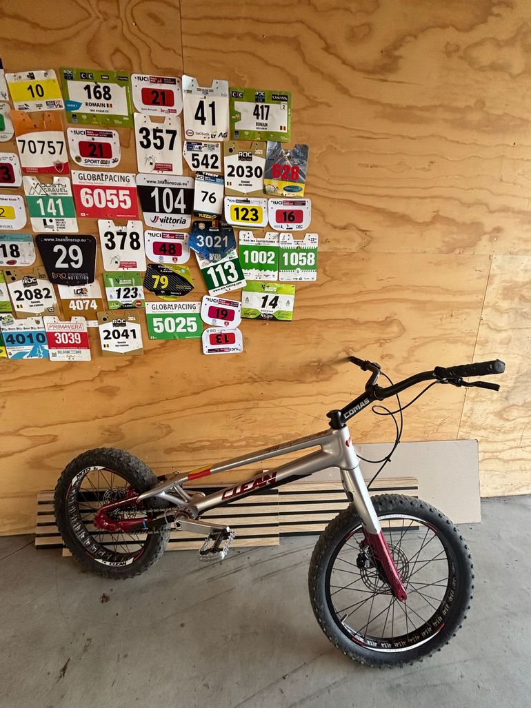 Used Clean Custom Other 2022 Mountainbike, Light Gray — image 5 of 9