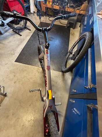 Used Clean Custom Other 2022 Mountainbike, Light Gray — image 3 of 9