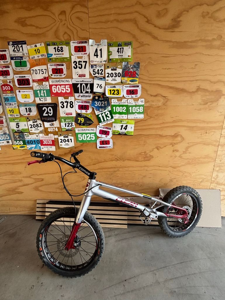 Used Clean Custom Other 2022 Mountainbike, Light Gray — image 6 of 9