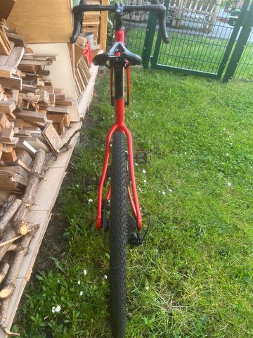 Used Giant Revolt 1 2022 2022 Road & Gravel, Red — image 7 of 9