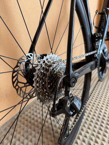Brugt Giant TCR Advanced 2 KOM 2025 2025 Road & Gravel — billede 4 af 5