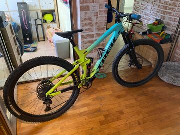 Used Trek Slash 9.9 2019 2019 Mountainbike, Blue, 29 — image 3 of 3