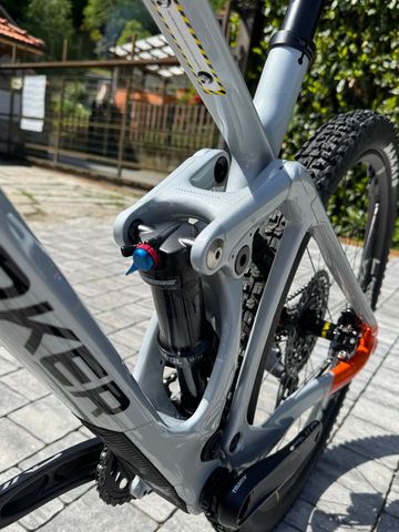 Gebrauchtes Mondraker raze Custom Other 2023 Mountainbike, Hellgrau — Bild 2 von 6