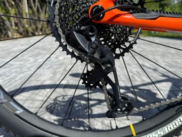 Gebrauchtes Mondraker raze Custom Other 2023 Mountainbike, Hellgrau — Bild 3 von 6