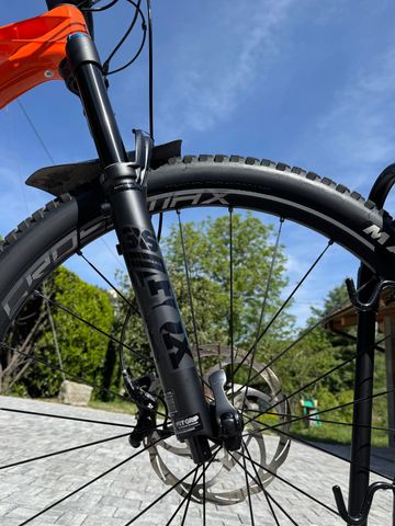 Gebrauchtes Mondraker raze Custom Other 2023 Mountainbike, Hellgrau — Bild 4 von 6