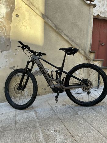 Gebrauchtes Orbea Wild Shimano Deore XT 2023 Mountainbike, Hellgrau — Bild 2 von 23