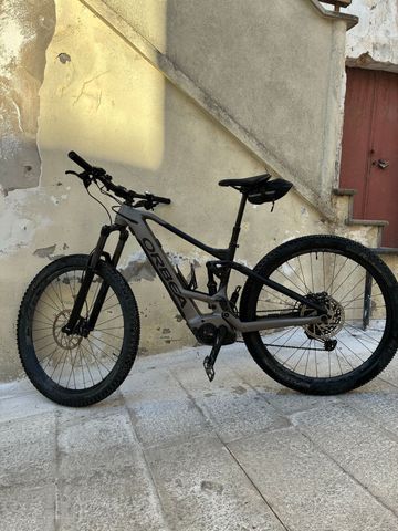 Tweedehands Orbea Wild Shimano Deore XT 2023 Mountainbike — afbeelding 2 van 23