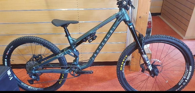 Brugt Commencal META SX V4 ESSENTIAL 2 2022 2022 MTB