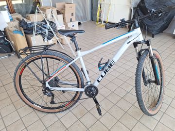 Gebrauchtes CUBE AIM SL 2022 2022 Mountainbike, Hellgrau — Bild 2 von 30